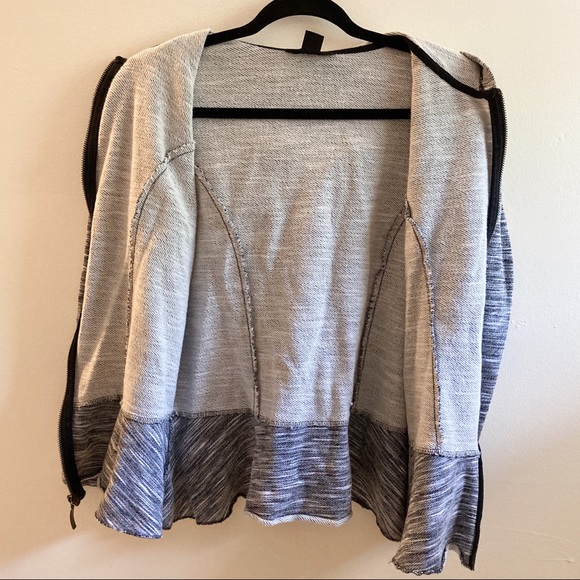 Style & Co Sweatshirt Comfy Gray Zip-Up Hoodie Medium EUC - Picture 2 of 6